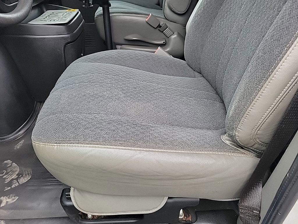 Used 2019 Chevrolet Express 2500 w/ Driver Convenience Package image 10
