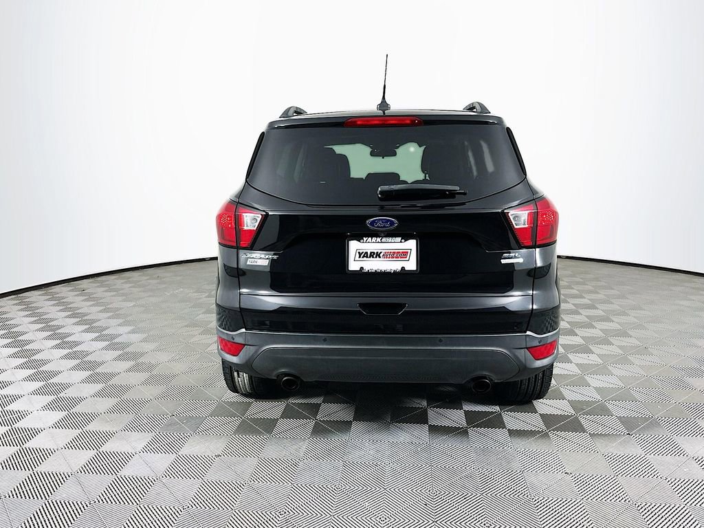 Used 2019 Ford Escape SEL image 9