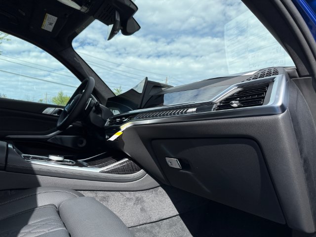 New 2027 BMW X7 M60i AWD/4WD image 16