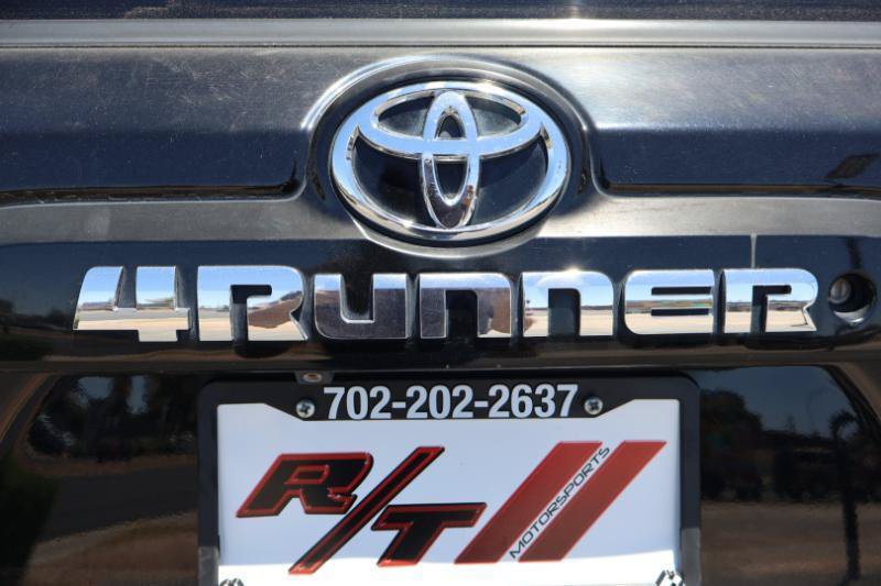 Used 2016 Toyota 4Runner SR5 AWD/4WD image 10
