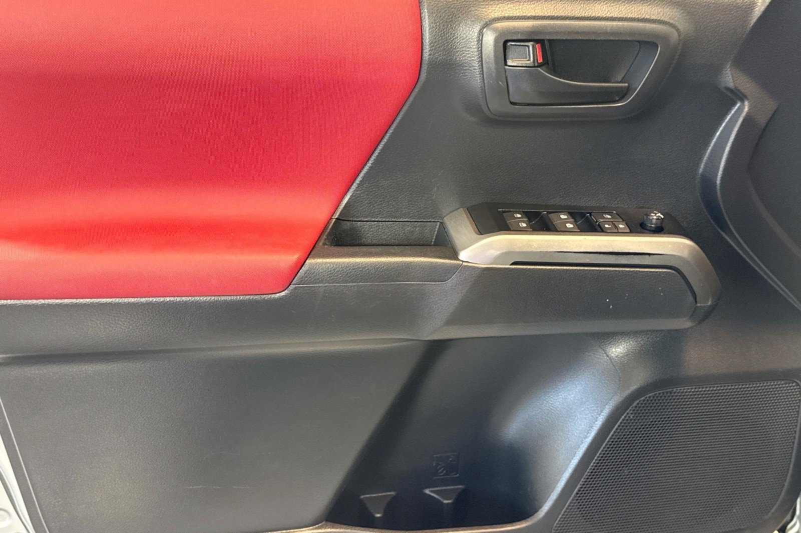 Used 2023 Toyota Tacoma SR5 image 17