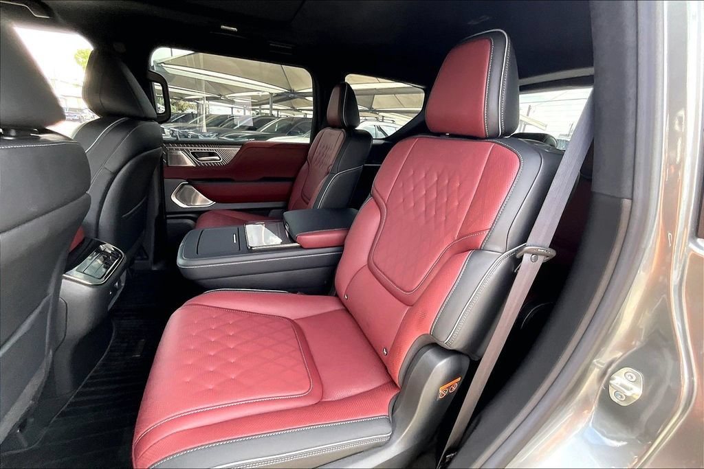 Certified 2026 INFINITI QX80 Autograph w/ Premium Cargo Package AWD/4WD image 37