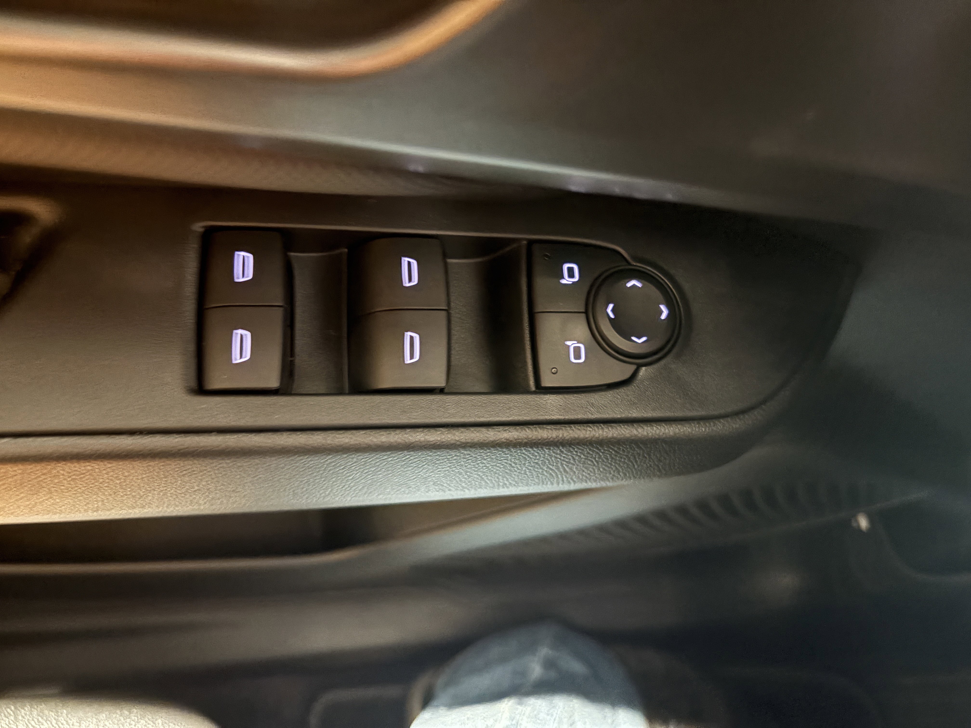 New 2026 Chevrolet Equinox EV LT image 10