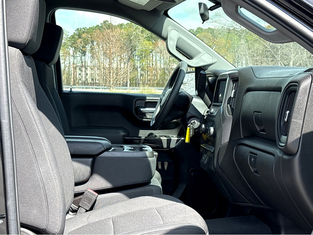 Used 2021 Chevrolet Silverado 1500 Custom Trail Boss w/ Midnight Edition AWD/4WD image 8