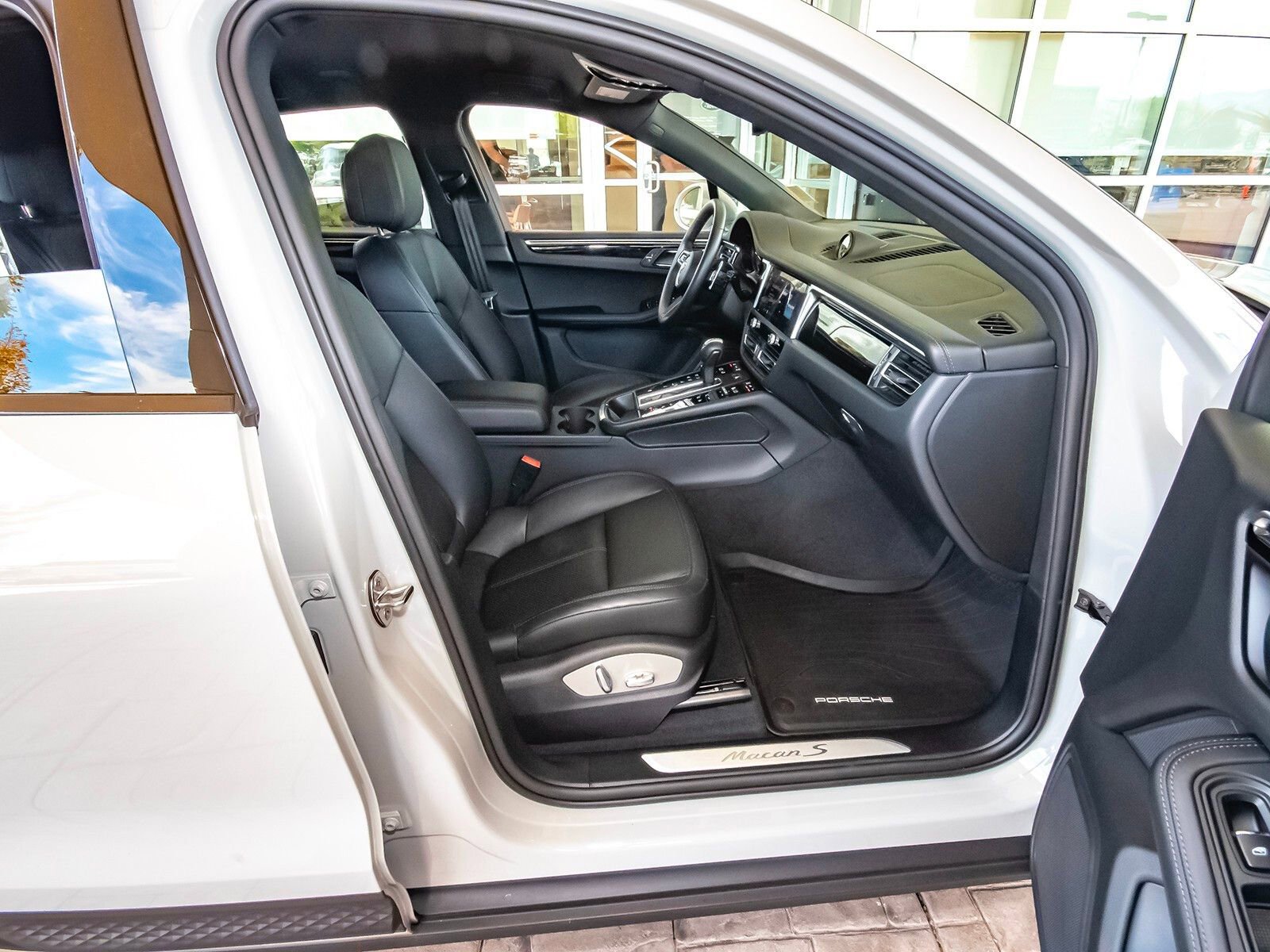 Used 2024 Porsche Macan S image 42