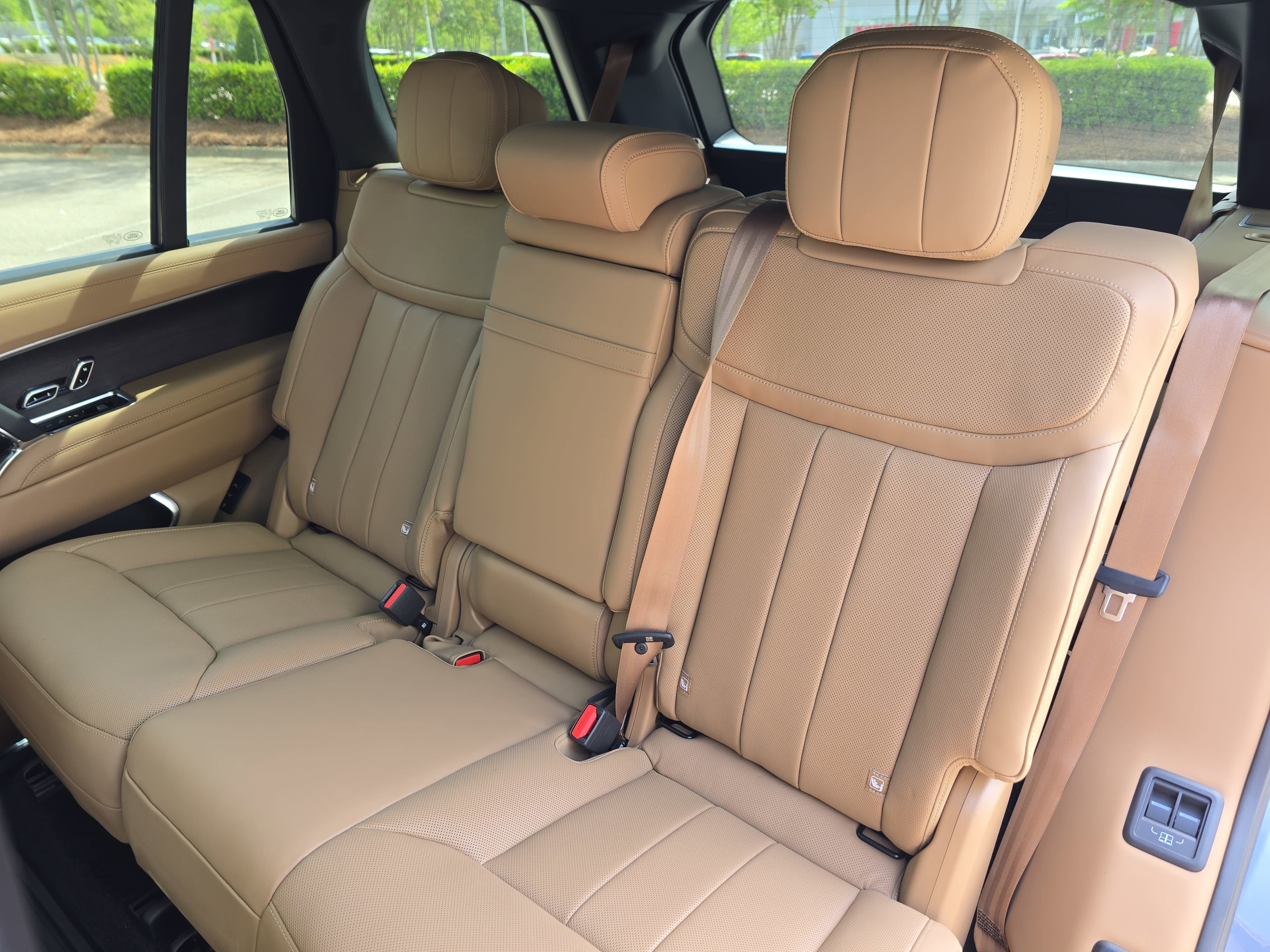 New 2026 Land Rover Range Rover Long Wheelbase SE AWD/4WD image 14