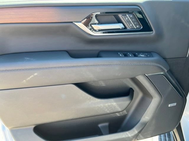 New 2026 GMC Yukon XL Denali w/ Denali Reserve Package AWD/4WD image 10