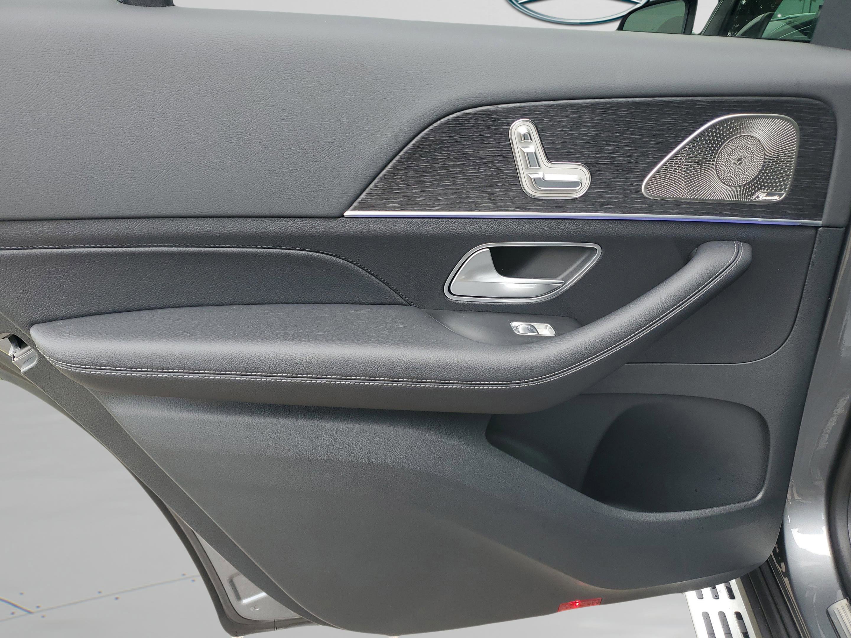 Certified 2026 Mercedes-Benz GLS 450 4MATIC image 33