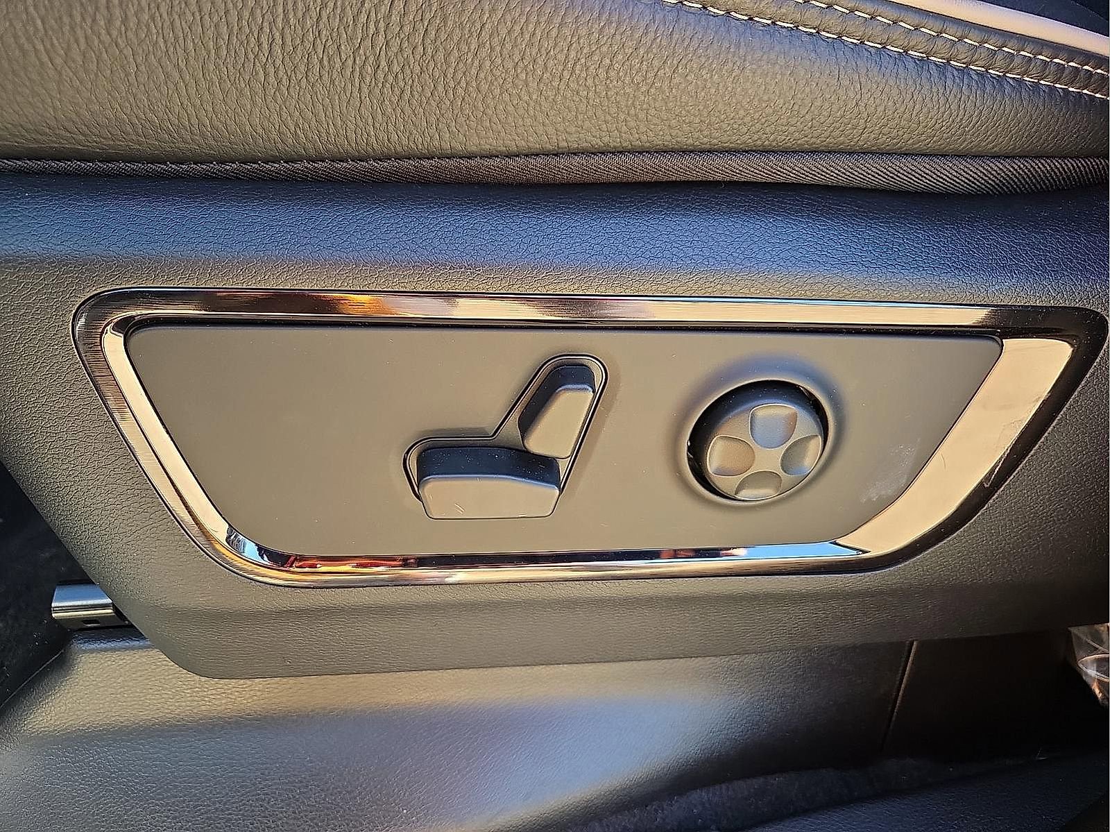 New 2026 RAM 1500 Limited w/ Body Color Bumper Group image 15