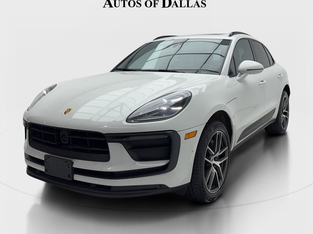 Used 2023 Porsche Macan AWD/4WD image 4