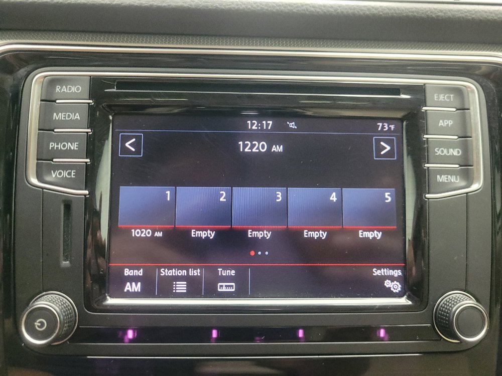 Used 2018 Volkswagen Passat 2.0T SE FWD image 25
