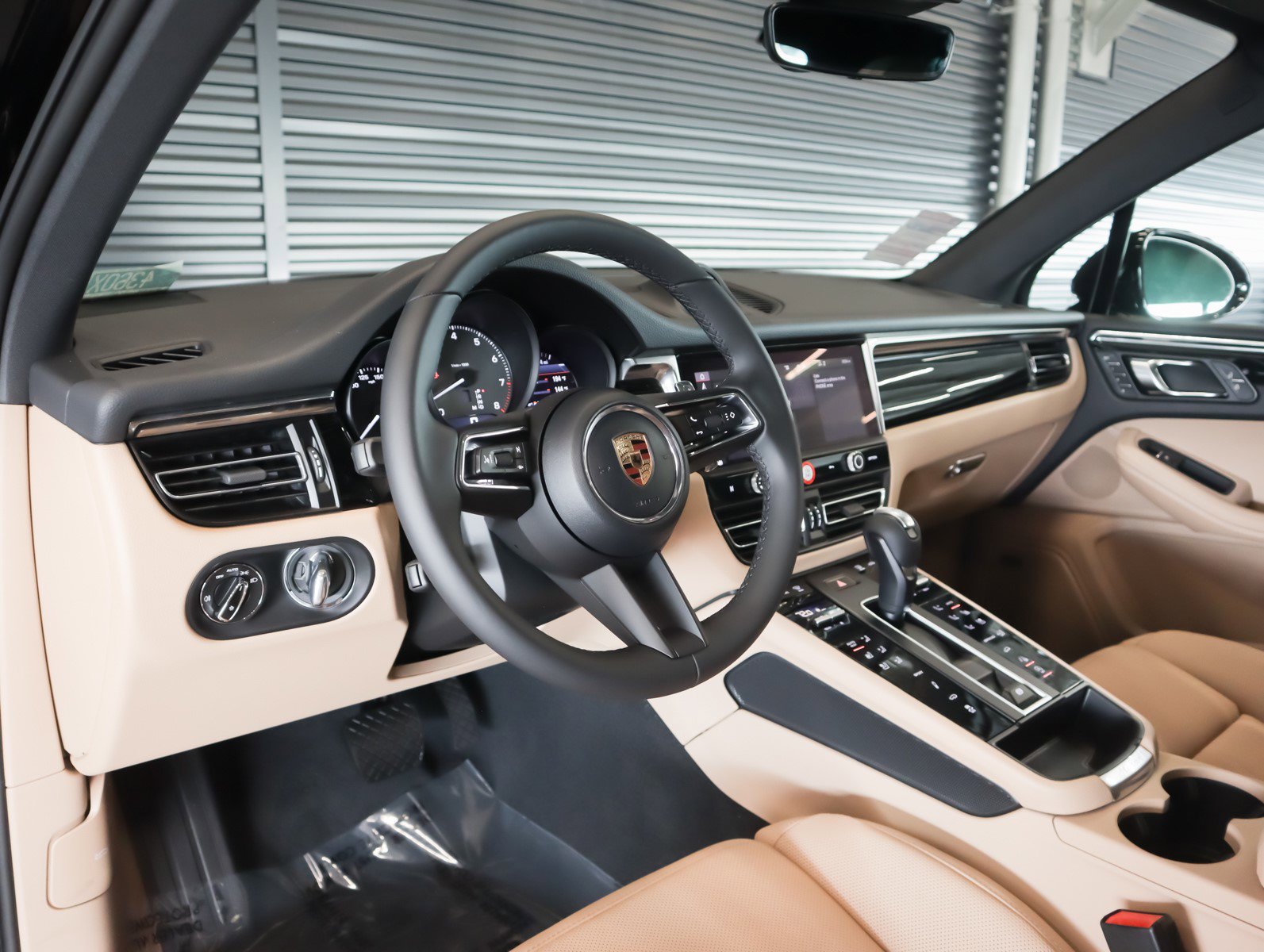 New 2026 Porsche Macan S image 4