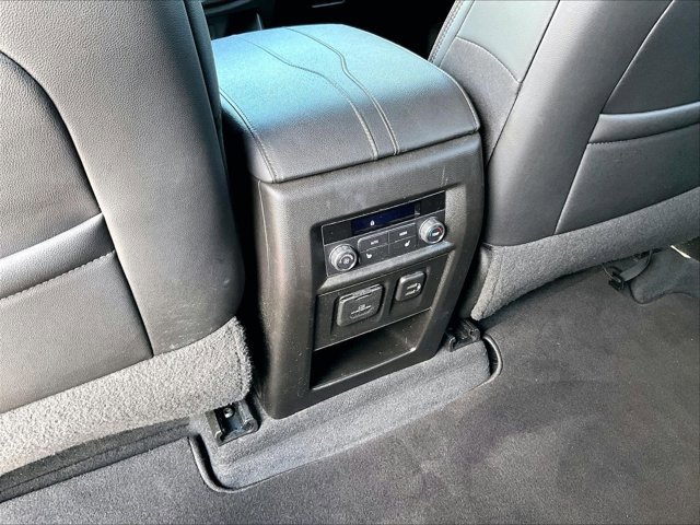 Certified 2023 Chevrolet Traverse High Country image 25