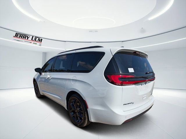 New 2026 Chrysler Pacifica Limited w/ S Appearance Package FWD image 6