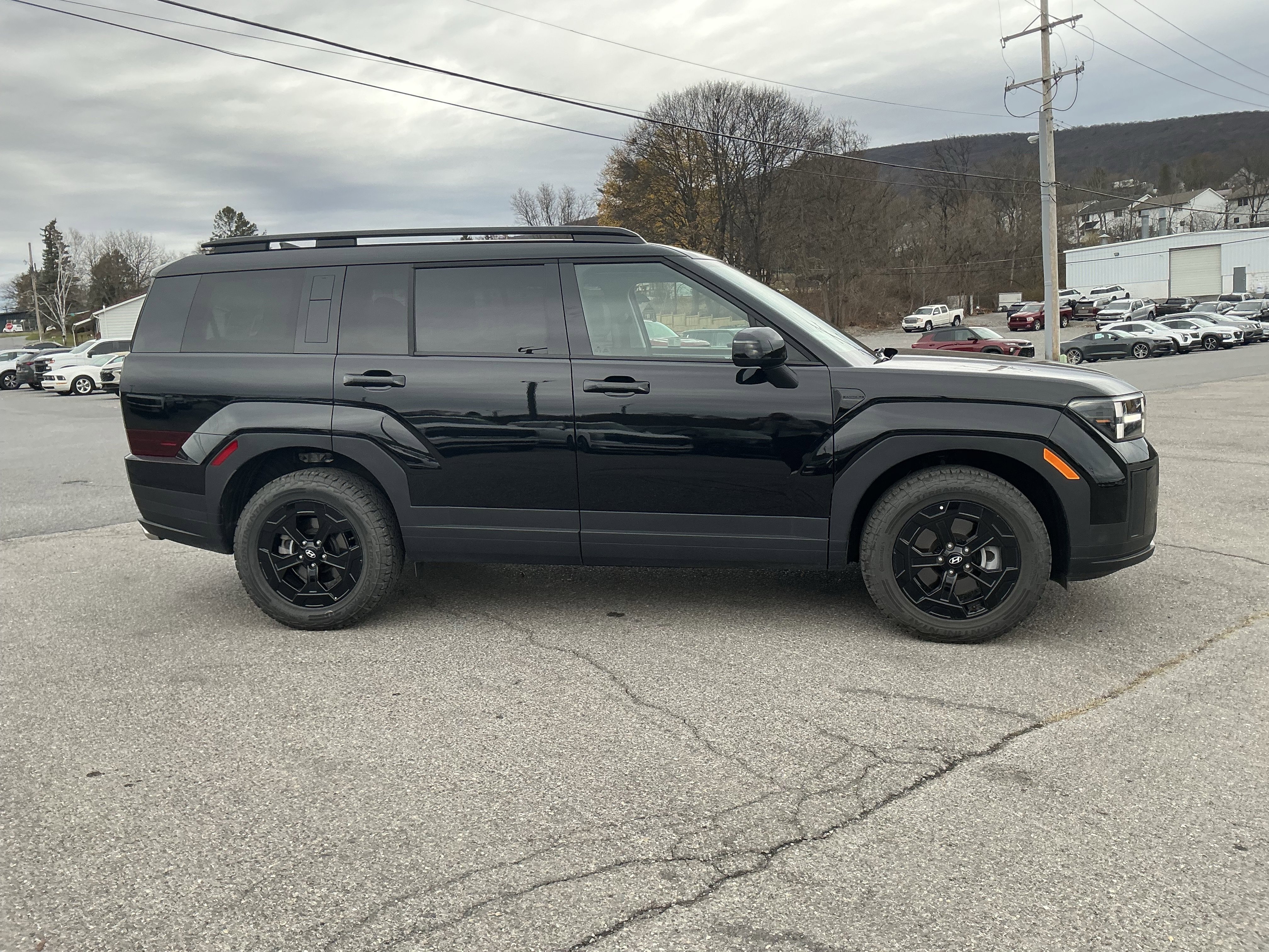 Used 2025 Hyundai Santa Fe XRT image 2