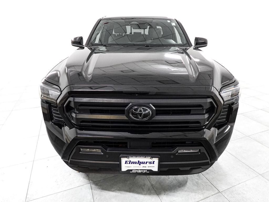 Used 2025 Toyota Tacoma SR5 AWD/4WD image 2