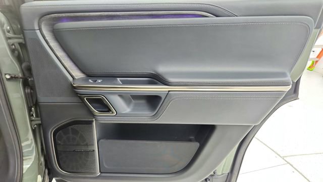 Used 2022 Rivian R1S Launch Edition image 28