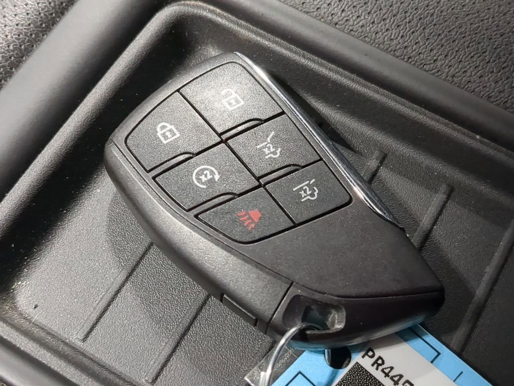 Used 2023 GMC Yukon SLT w/ SLT Premium Package image 34