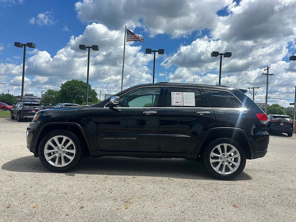 Used 2017 Jeep Grand Cherokee Limited w/ Luxury Group II AWD/4WD image 2