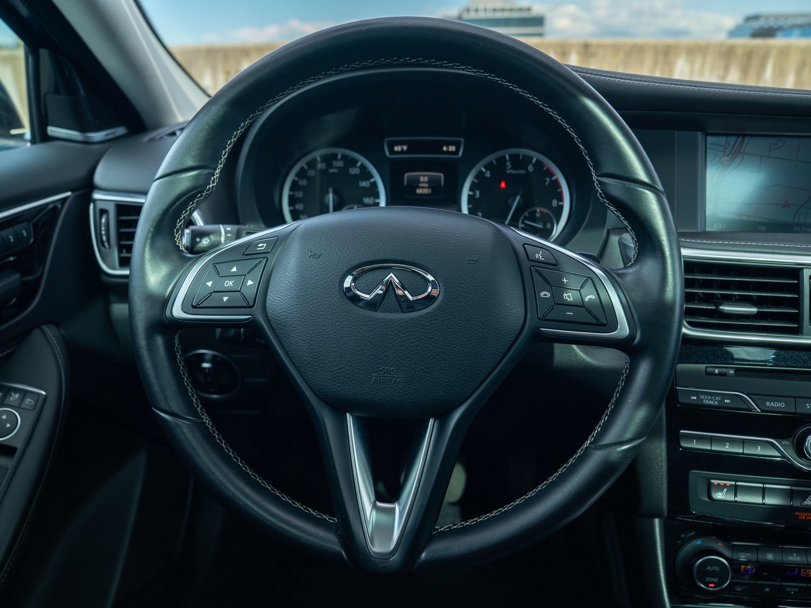 Used 2018 INFINITI QX30 Premium w/ Navigation Package FWD image 24