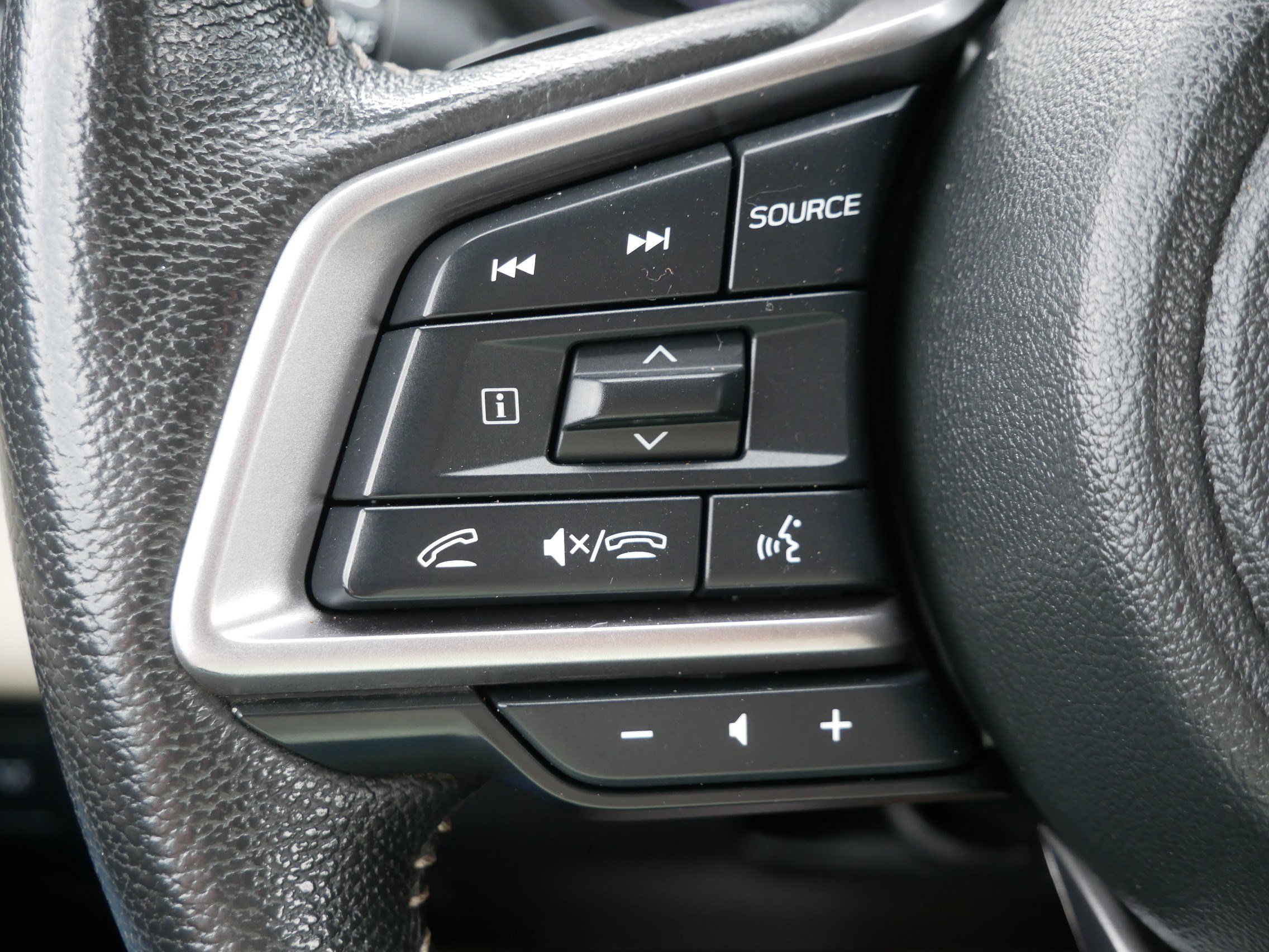 Used 2024 Subaru Ascent Limited w/ Technology Package AWD/4WD image 26