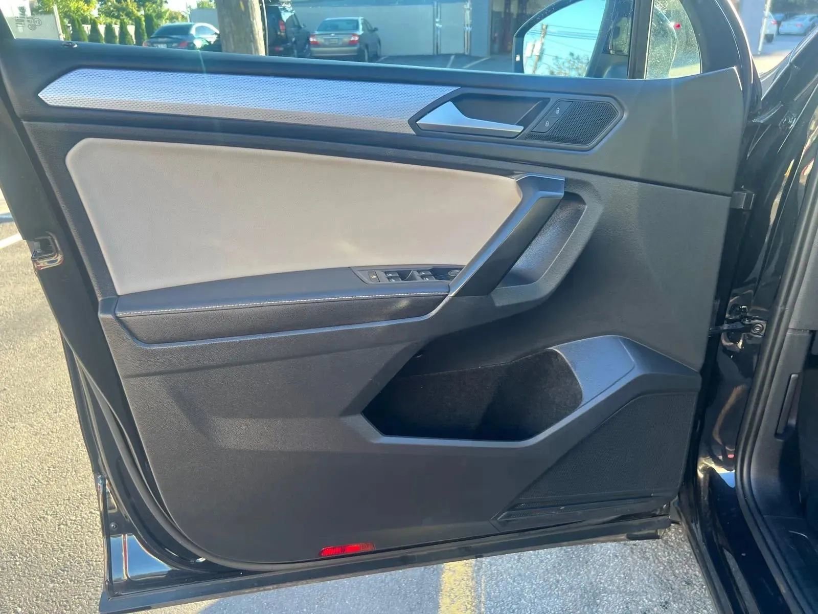 Used 2022 Volkswagen Tiguan S image 22