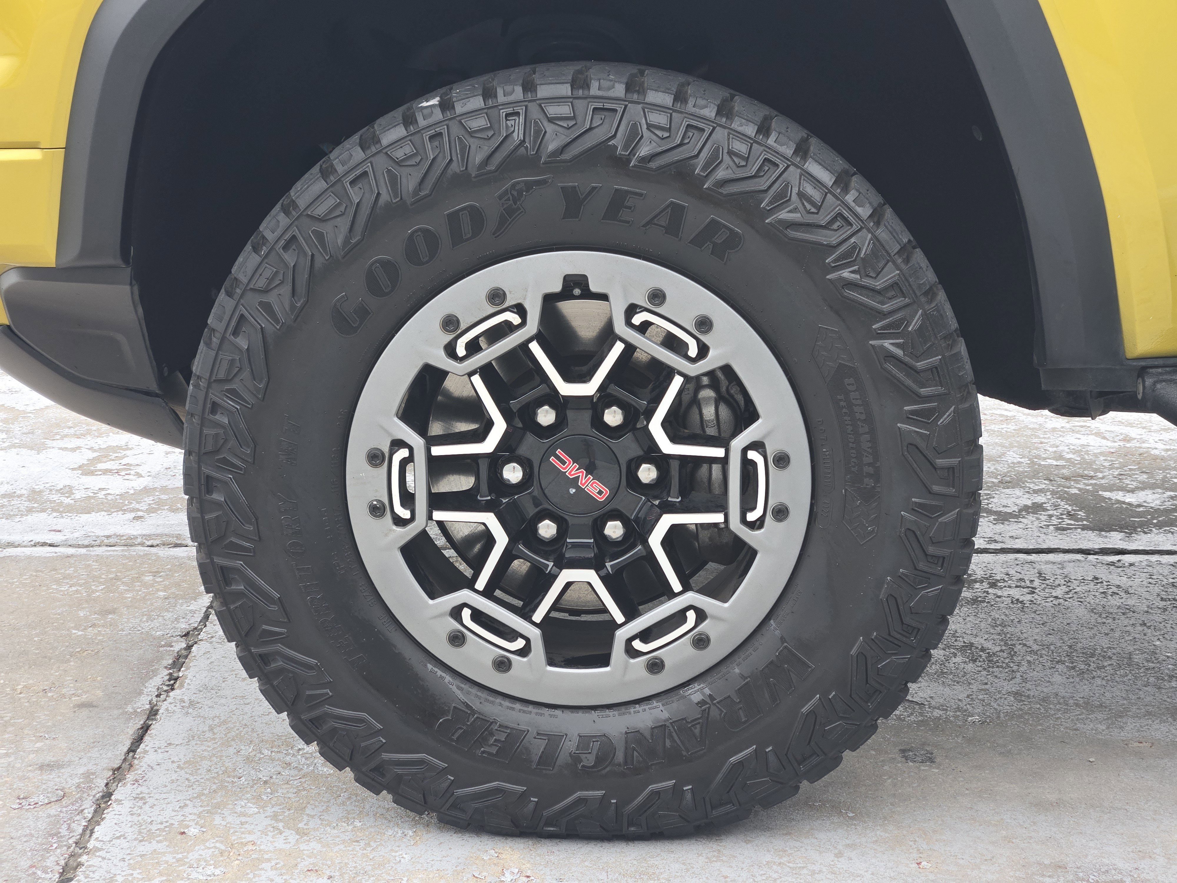 Used 2023 GMC Canyon AT4X w/ Edition 1 AWD/4WD image 15