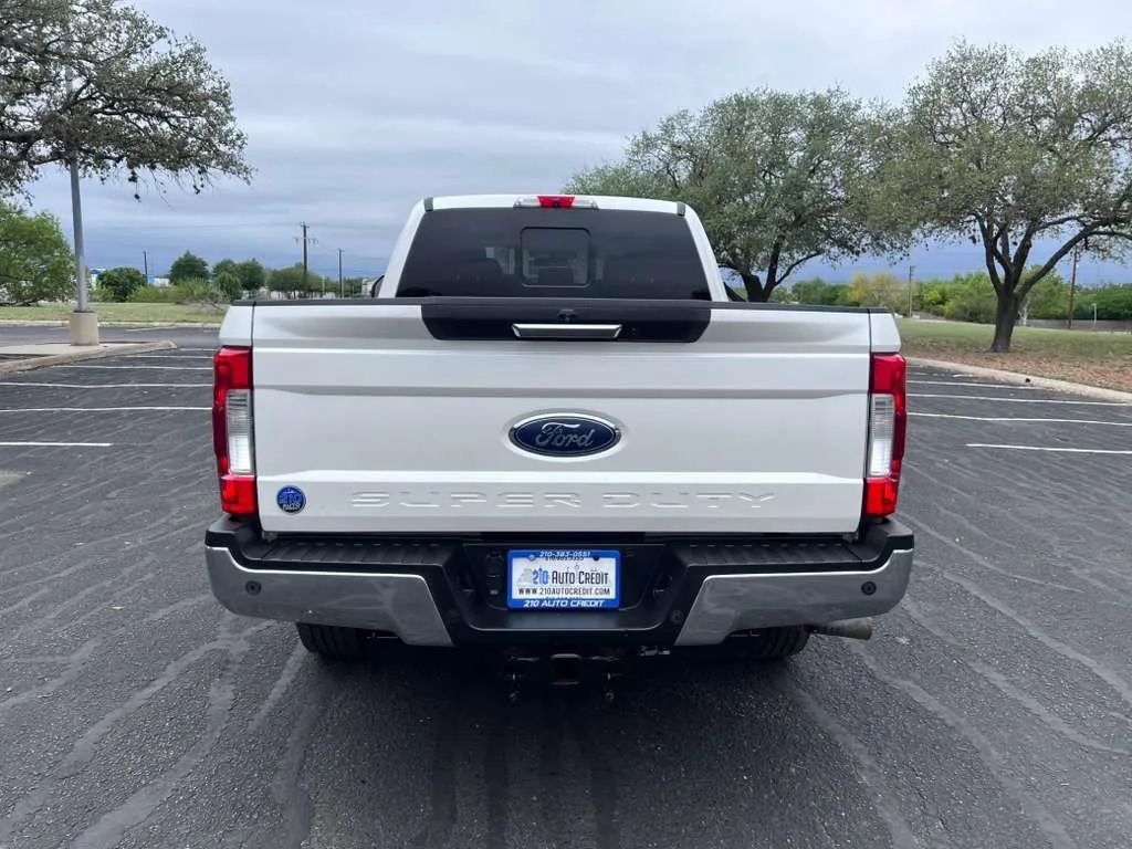 Used 2017 Ford F250 Lariat w/ Lariat Value Package RWD image 6