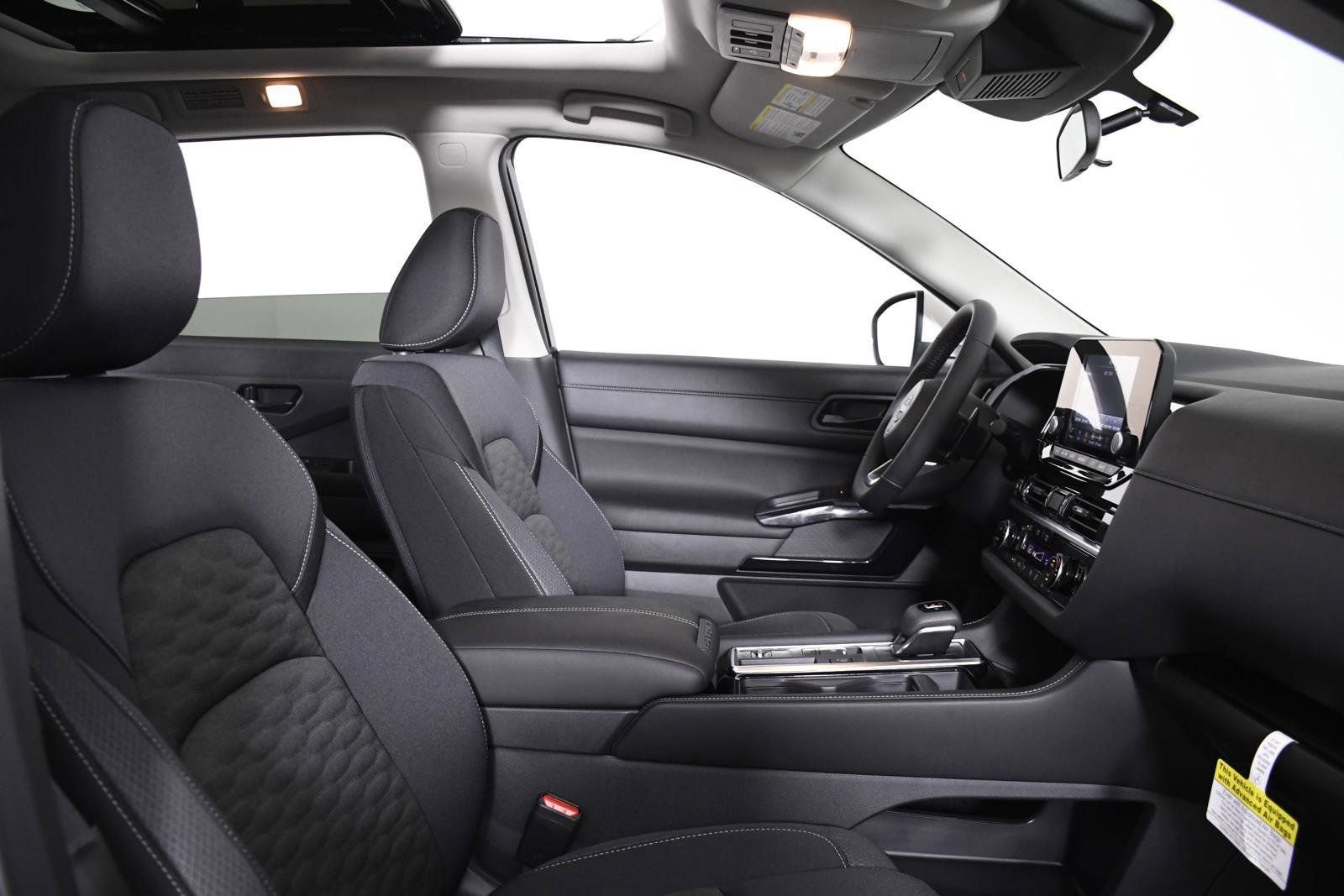 New 2024 Nissan Pathfinder SV w/ SV Premium Package FWD image 30