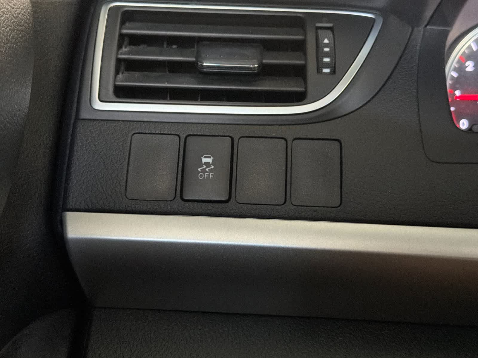 Used 2015 Toyota Camry SE FWD image 27