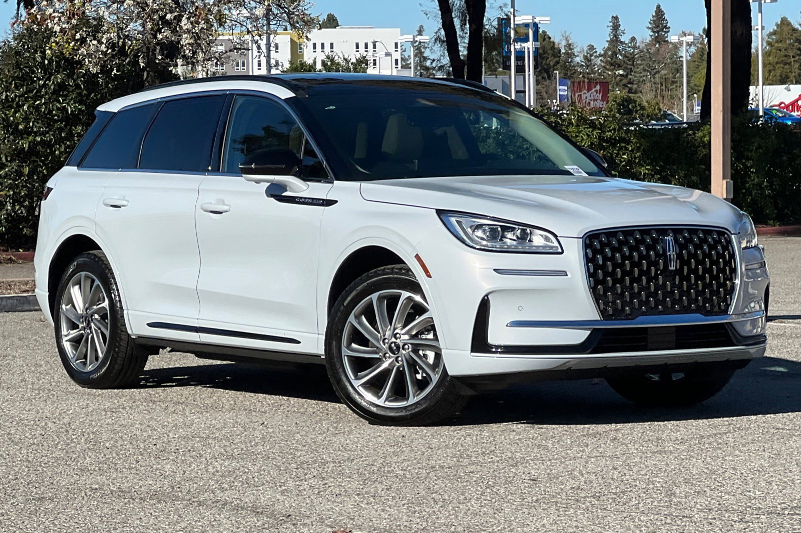 Certified 2025 Lincoln Corsair Grand Touring w/ Equipment Group 301A image 2