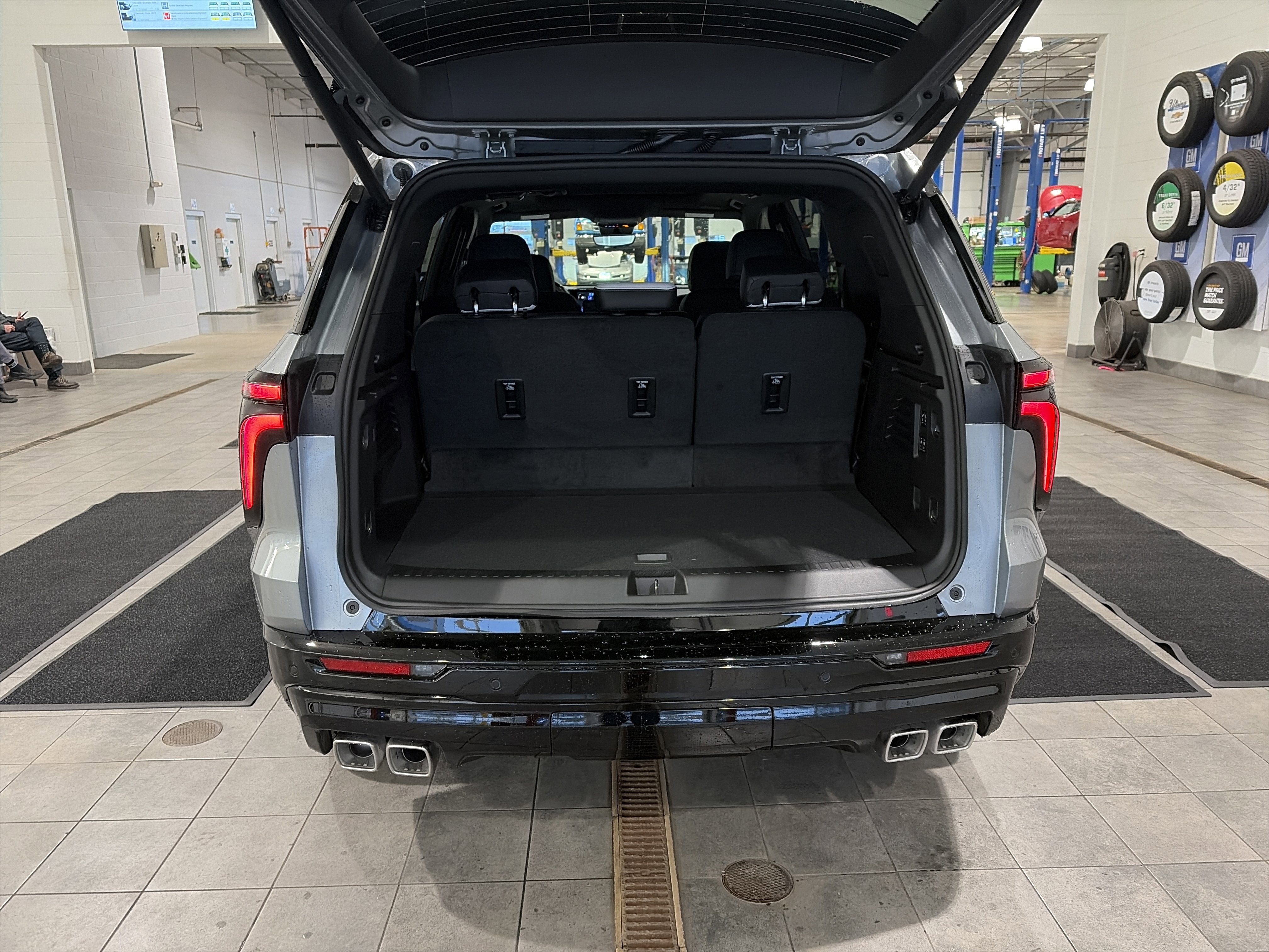 New 2026 Chevrolet Traverse High Country image 5