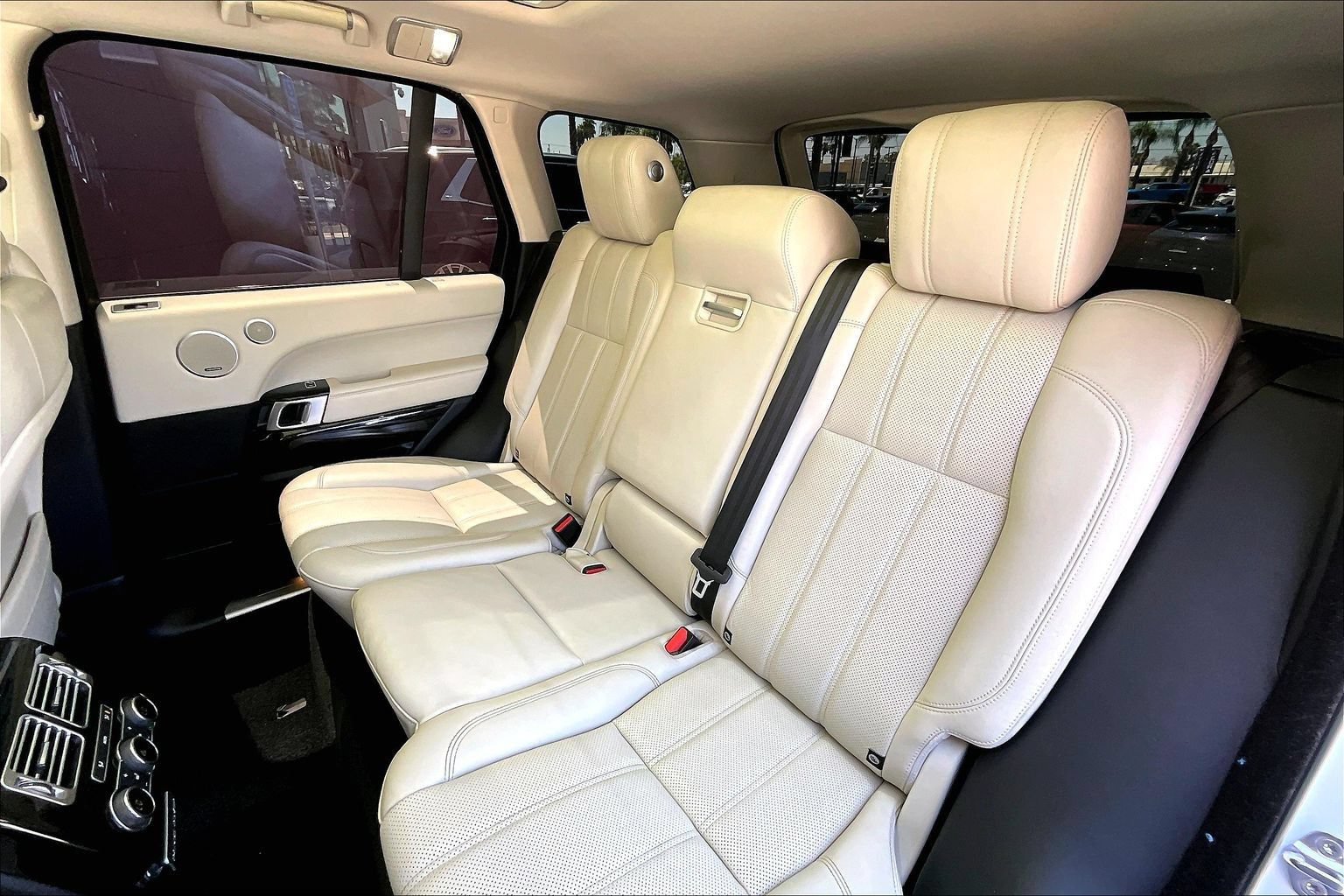 Used 2016 Land Rover Range Rover Supercharged AWD/4WD image 26
