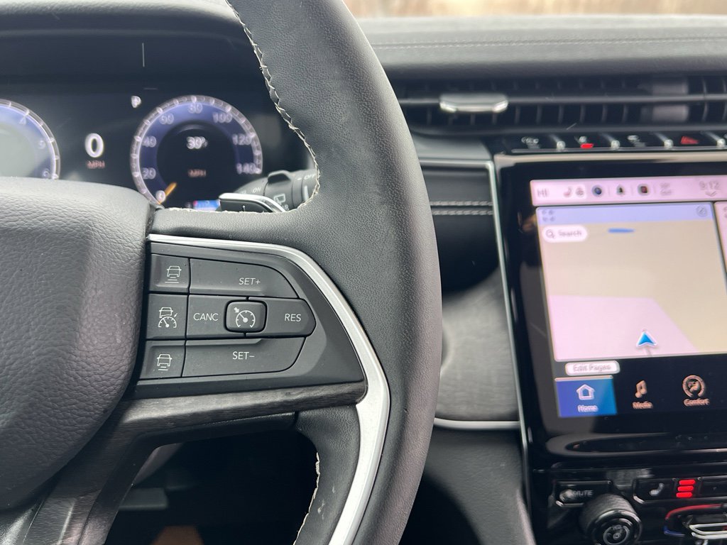 Used 2024 Jeep Grand Cherokee Limited w/ Black Appearance Package image 34