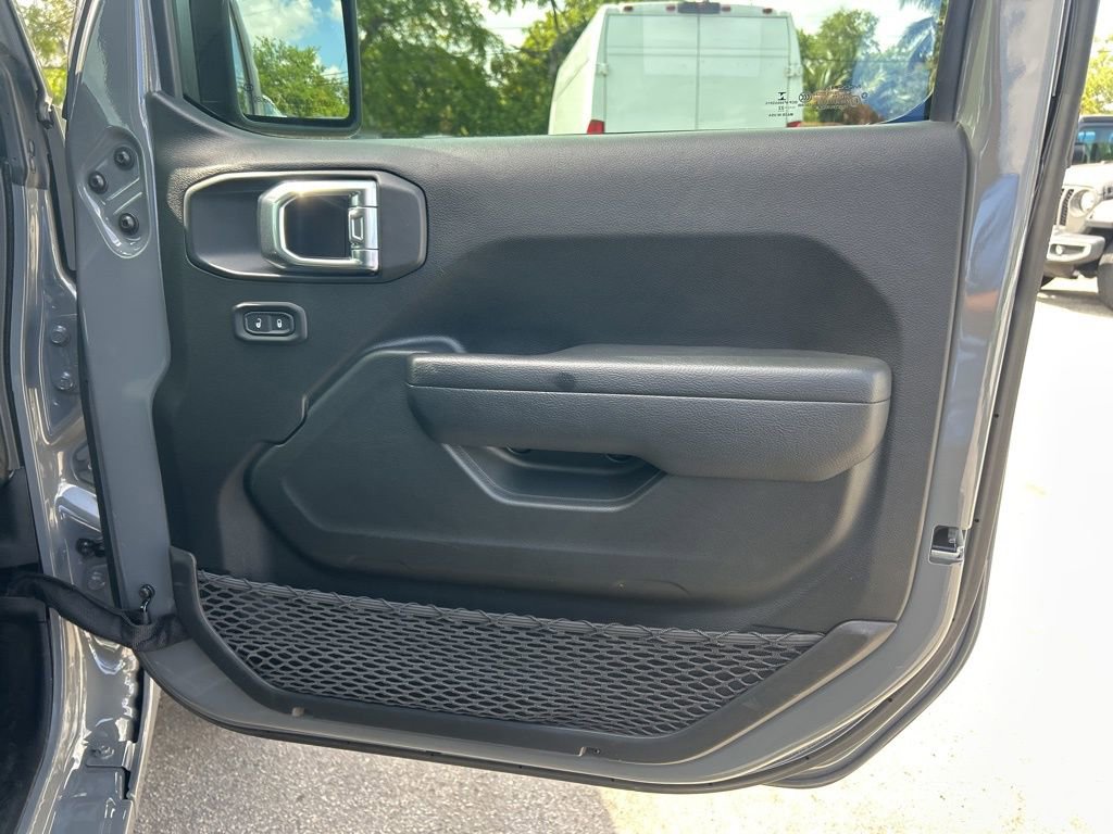 Used 2022 Jeep Wrangler Unlimited Sport image 26