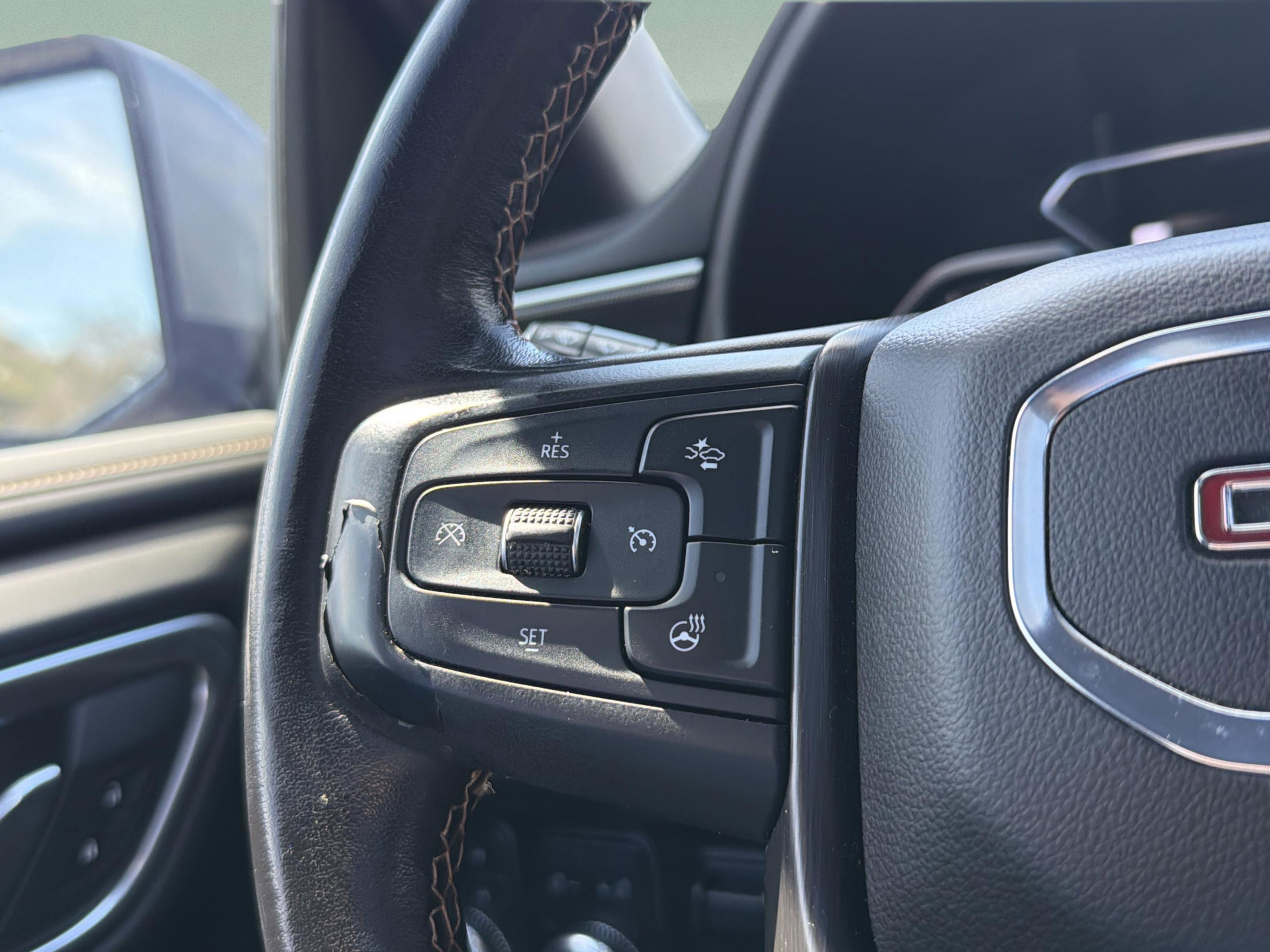 Used 2021 GMC Yukon XL AT4 w/ AT4 Premium Plus Package image 13