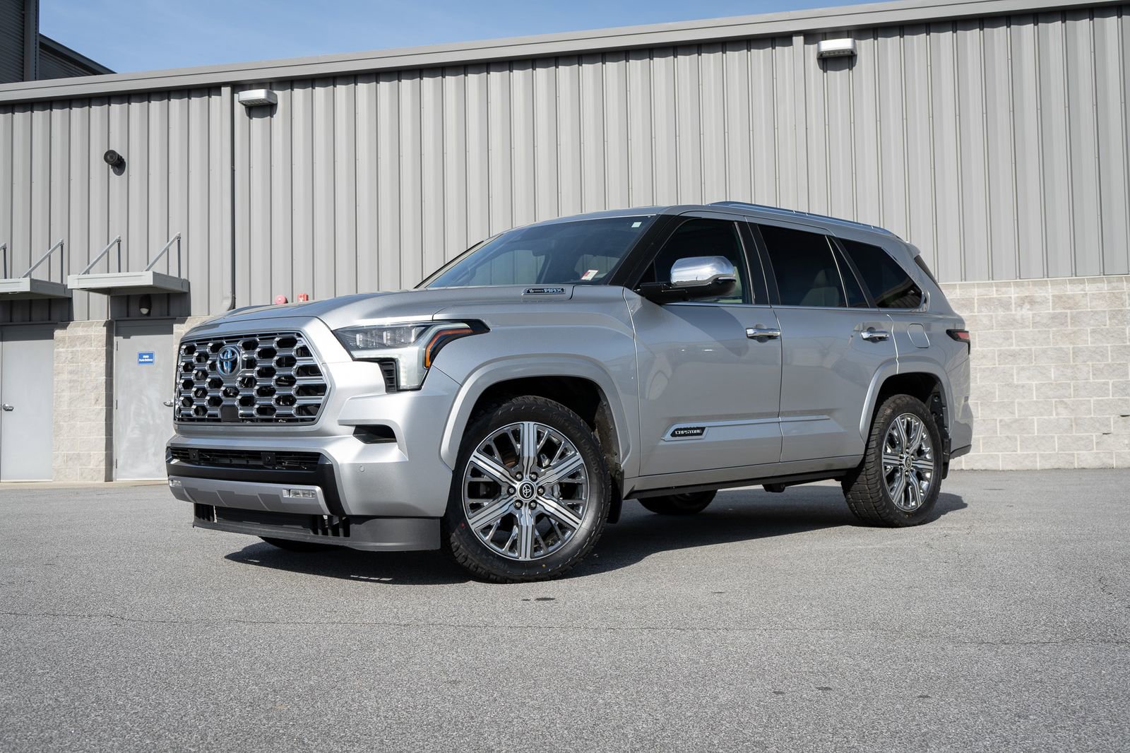 Used 2024 Toyota Sequoia Capstone AWD/4WD image 3