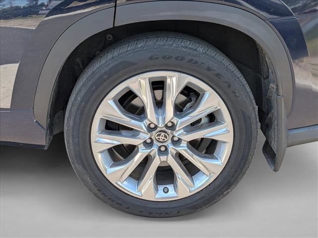 Used 2020 Toyota Highlander Limited AWD/4WD image 3