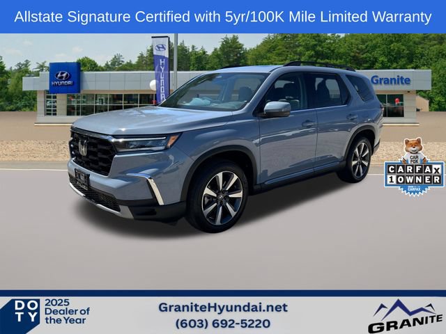 Used 2025 Honda Pilot Touring image 1