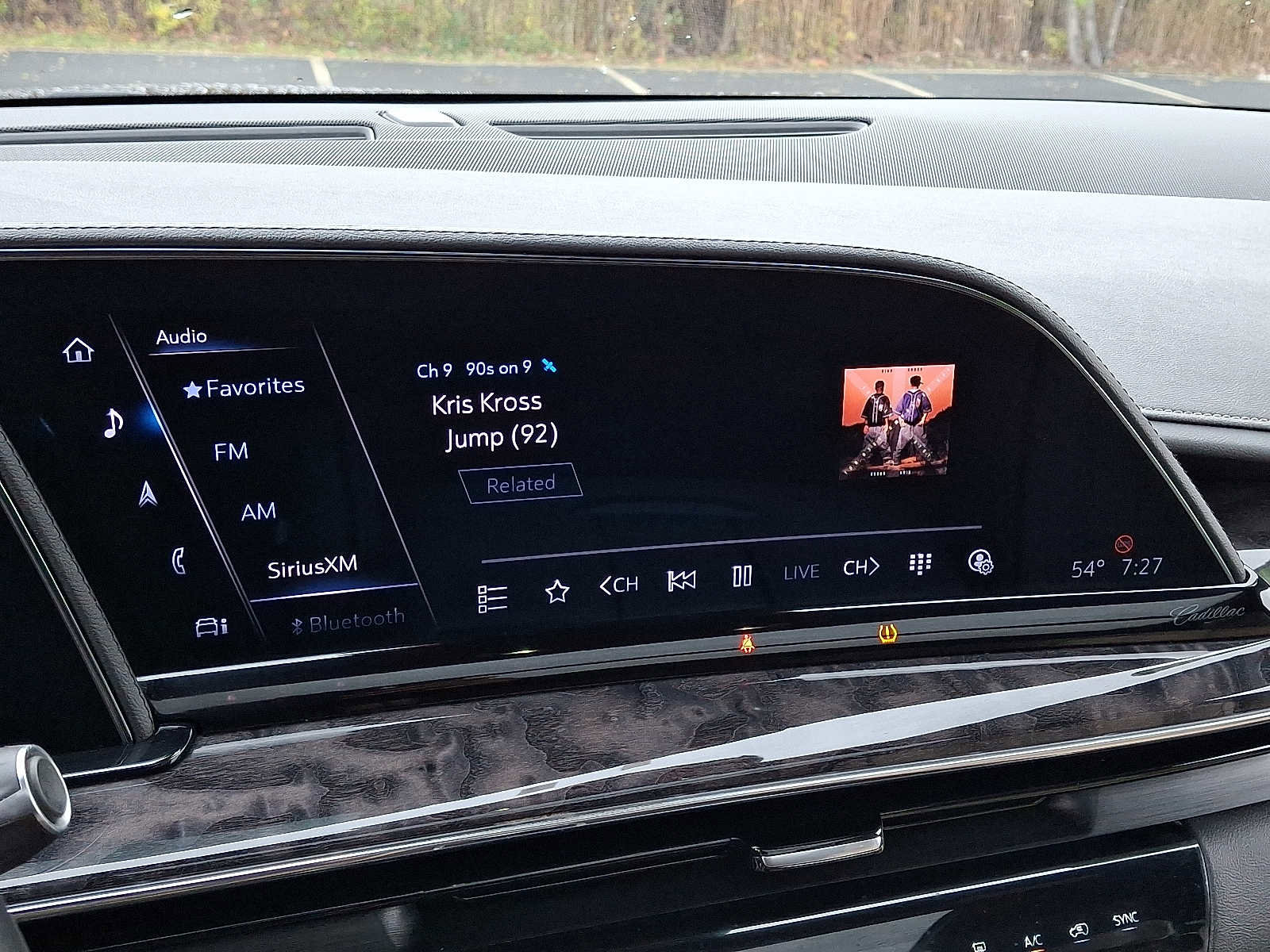 Used 2022 Cadillac Escalade ESV Premium Luxury image 20