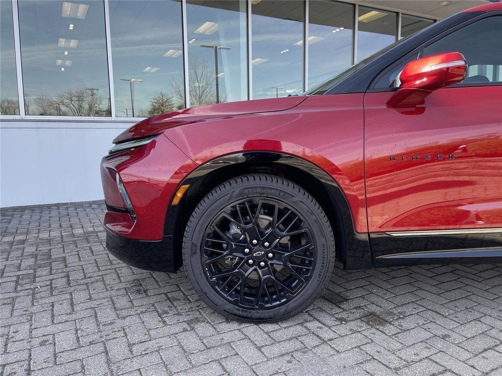 Used 2023 Chevrolet Blazer RS w/ Driver Confidence II Package AWD/4WD image 9