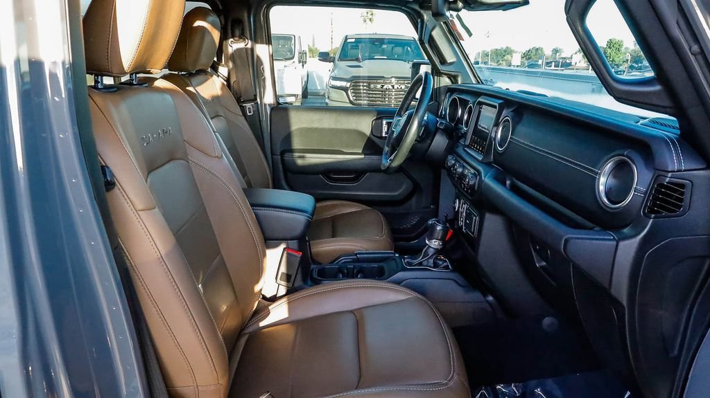 Used 2023 Jeep Wrangler Unlimited Sahara w/ Cold Weather Group AWD/4WD image 21