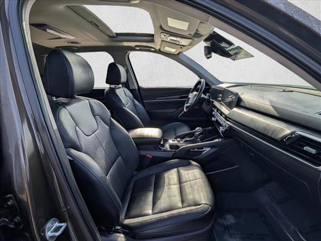 Used 2023 Kia Telluride EX w/ EX Captain's Chair Package image 20