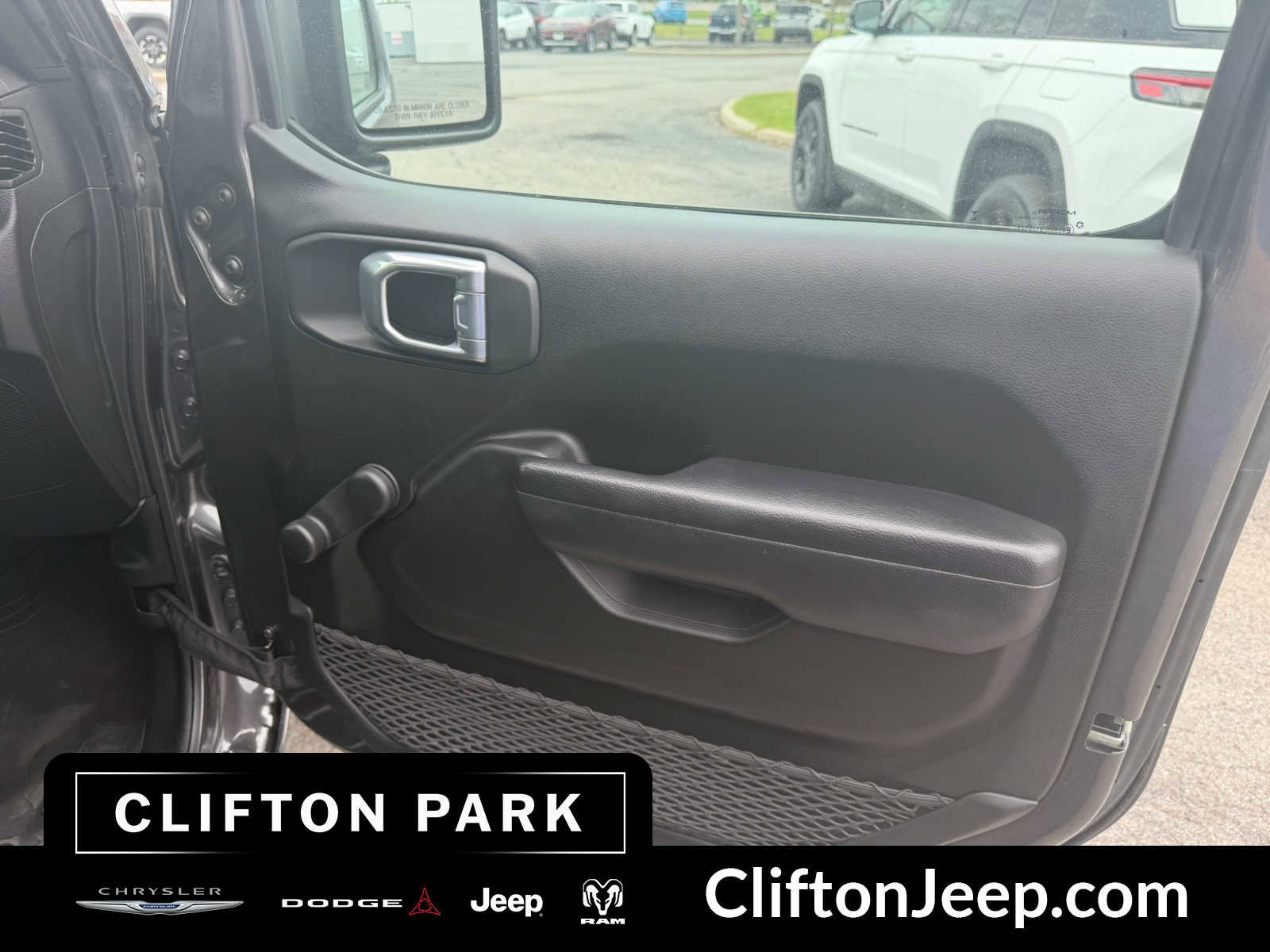 Used 2022 Jeep Wrangler Unlimited Sport AWD/4WD image 19