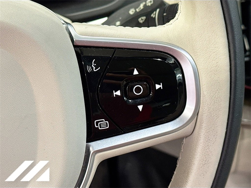 Used 2022 Volvo XC60 B6 Inscription w/ Advanced Package image 13