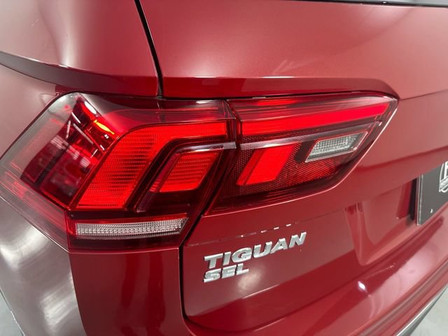 Used 2018 Volkswagen Tiguan SEL AWD/4WD image 30