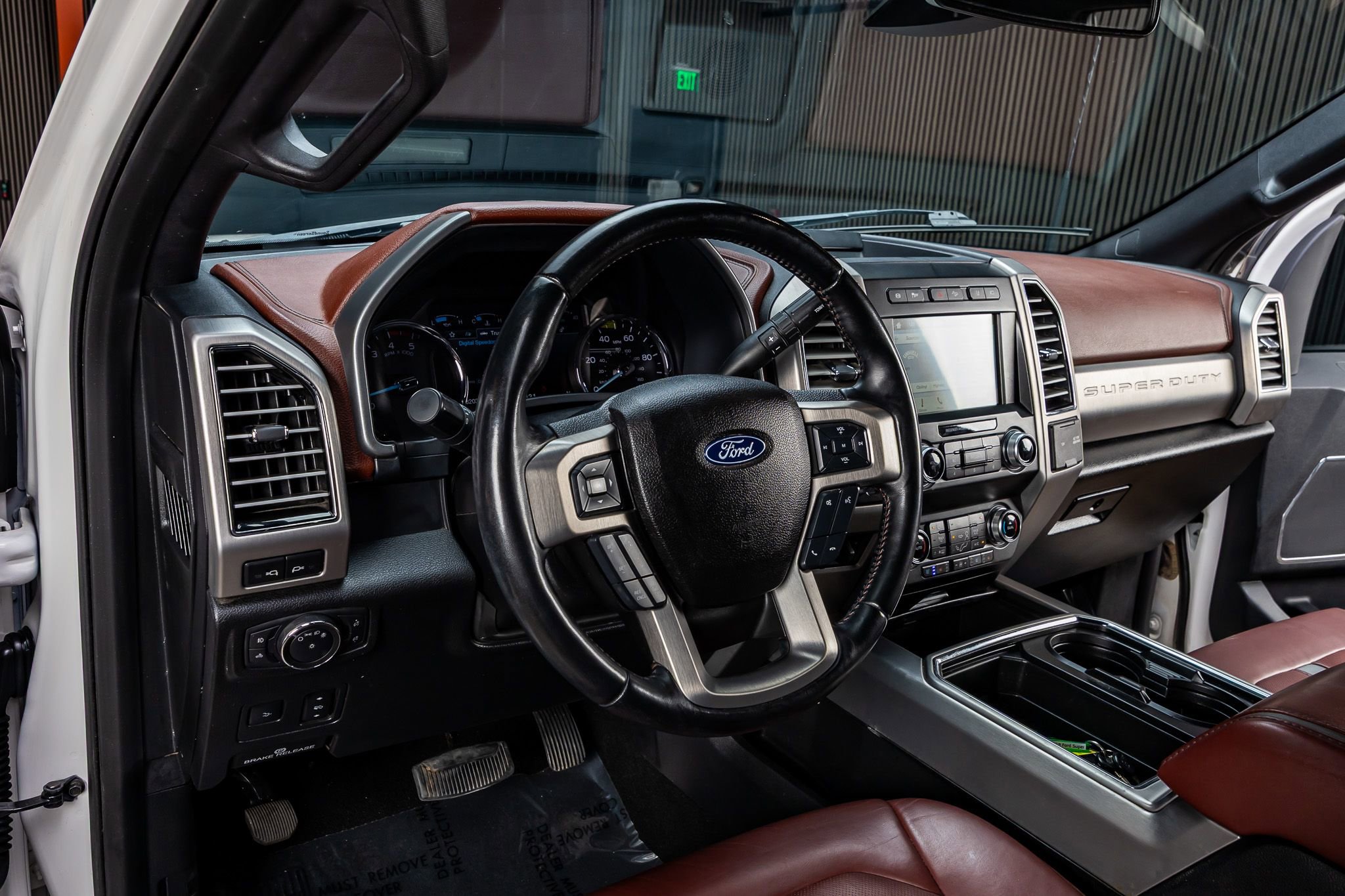 Used 2019 Ford F250 Platinum w/ Platinum Ultimate Package AWD/4WD image 17