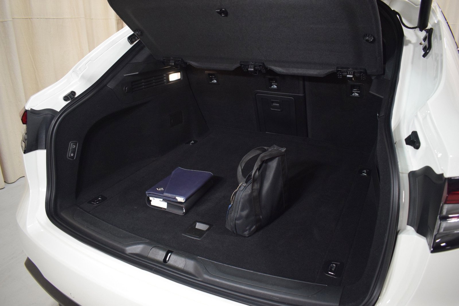 Certified 2022 Maserati Levante GT image 40