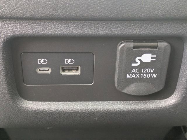 Used 2024 Nissan Pathfinder Platinum w/ Black Appearance Package image 15