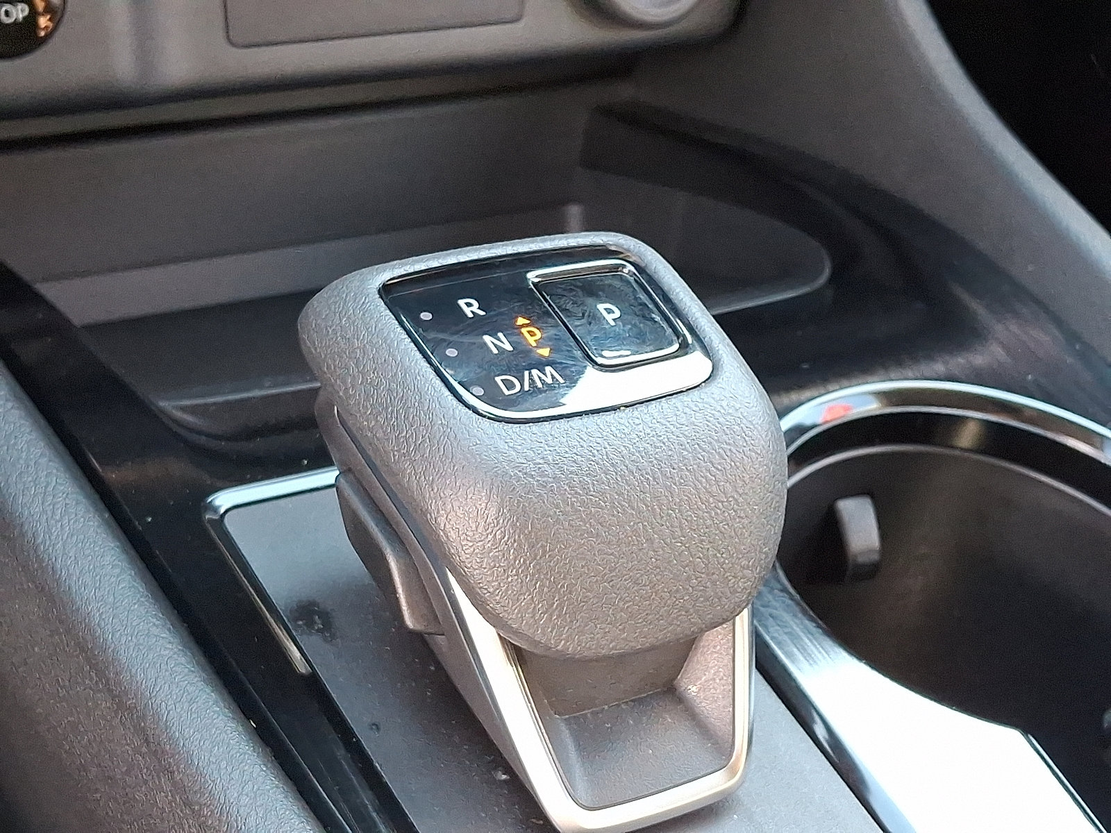 Certified 2025 Nissan Rogue SV image 15